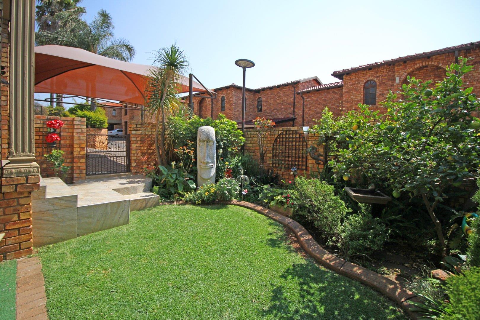 4 Bedroom Townhouse for Sale - Gauteng