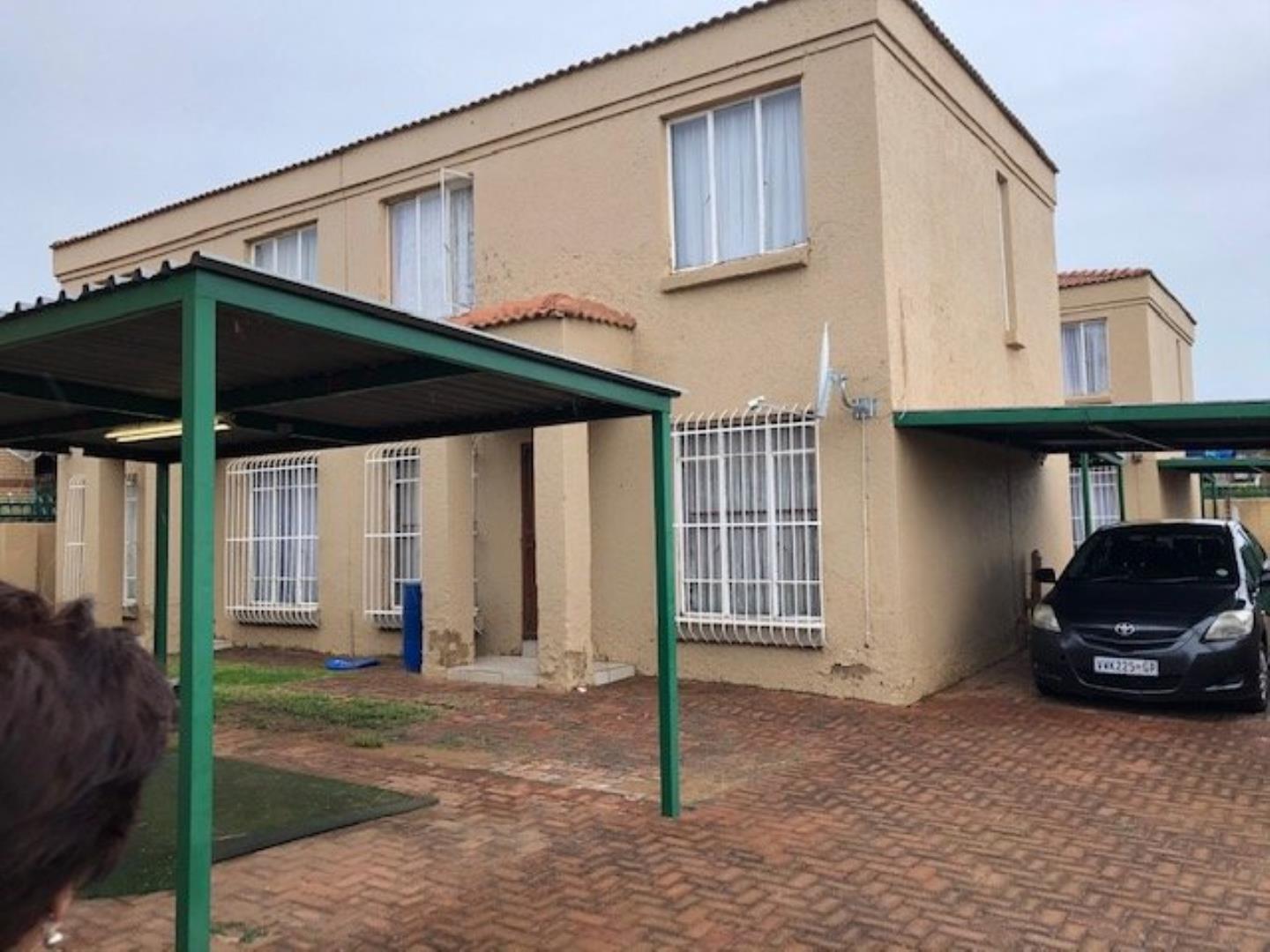 18 Bedroom Townhouse for Sale - Gauteng
