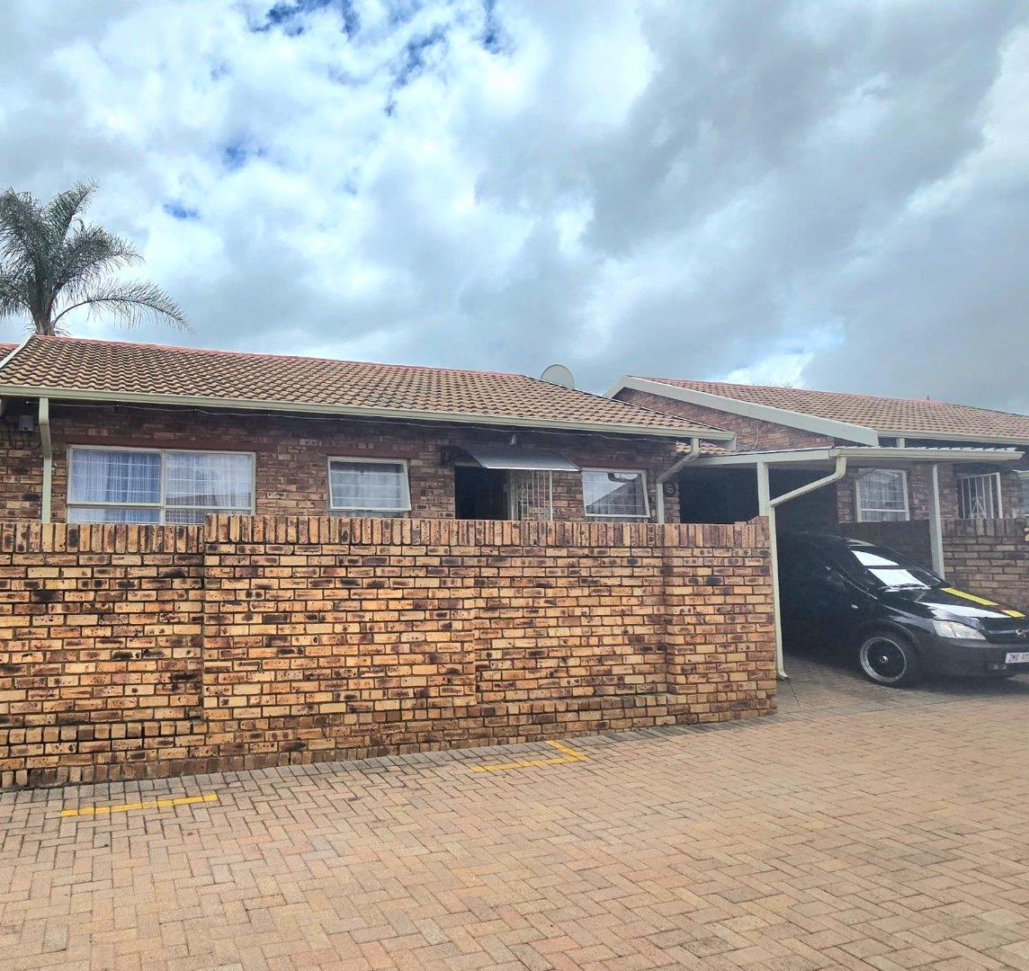 2 Bedroom Townhouse for Sale - Gauteng