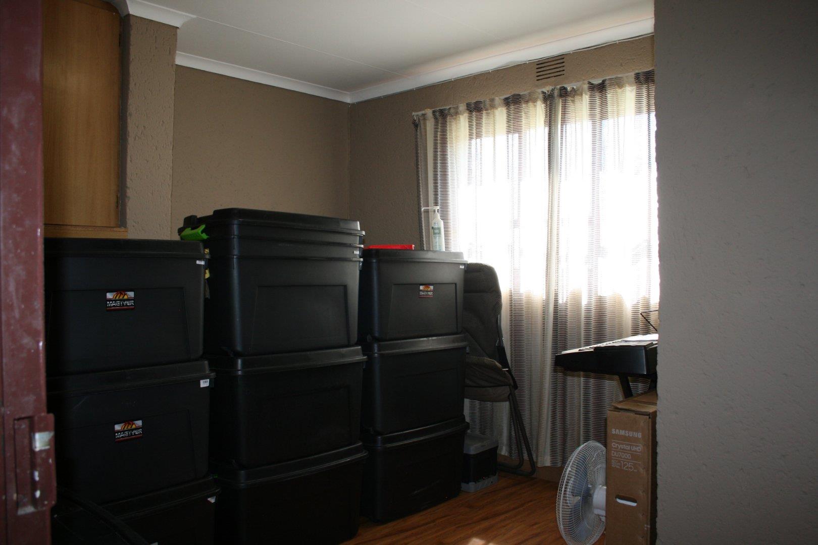 740494_18.jpg