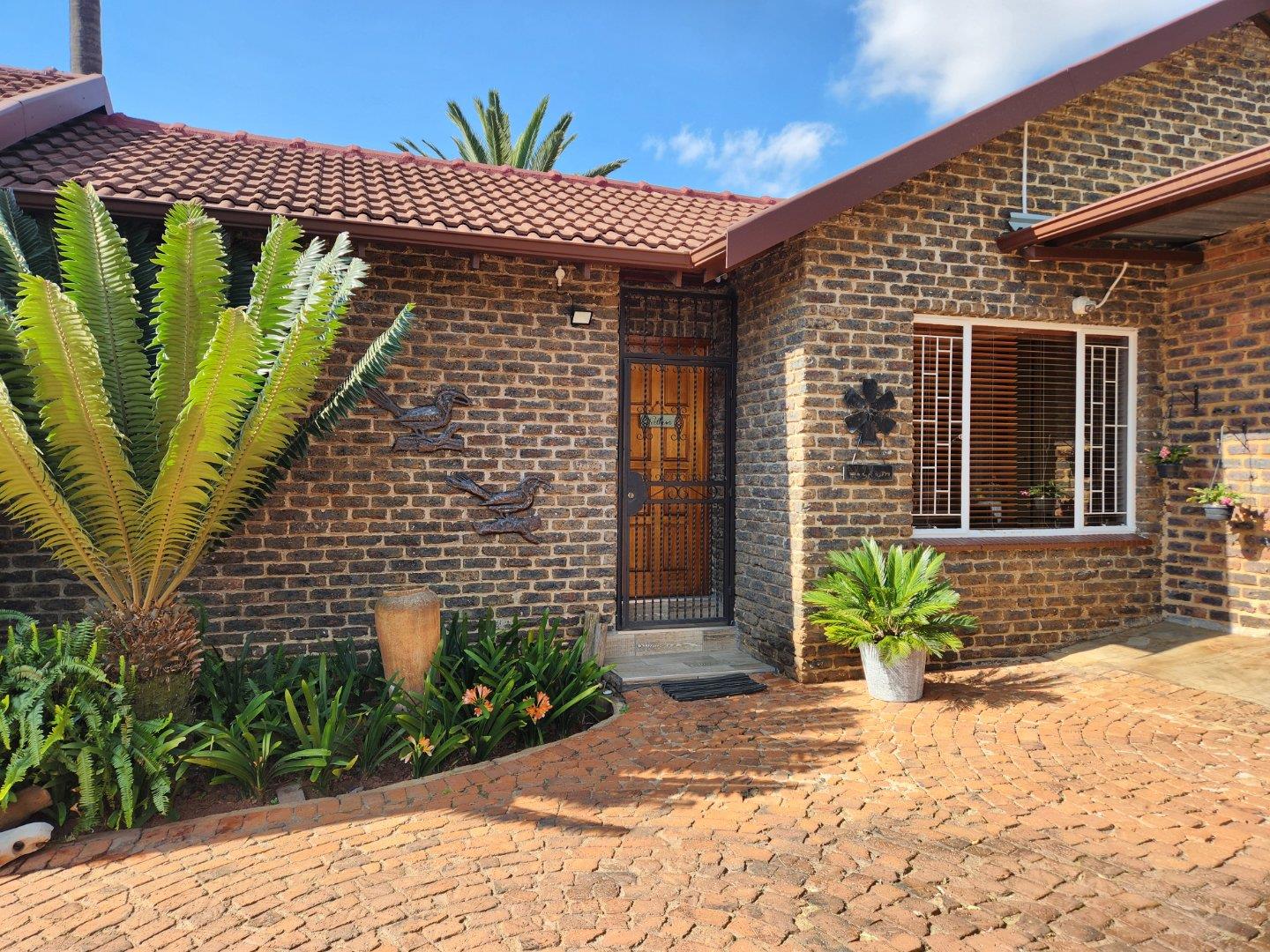 4 Bedroom  House for Sale in Roodepoort - Gauteng