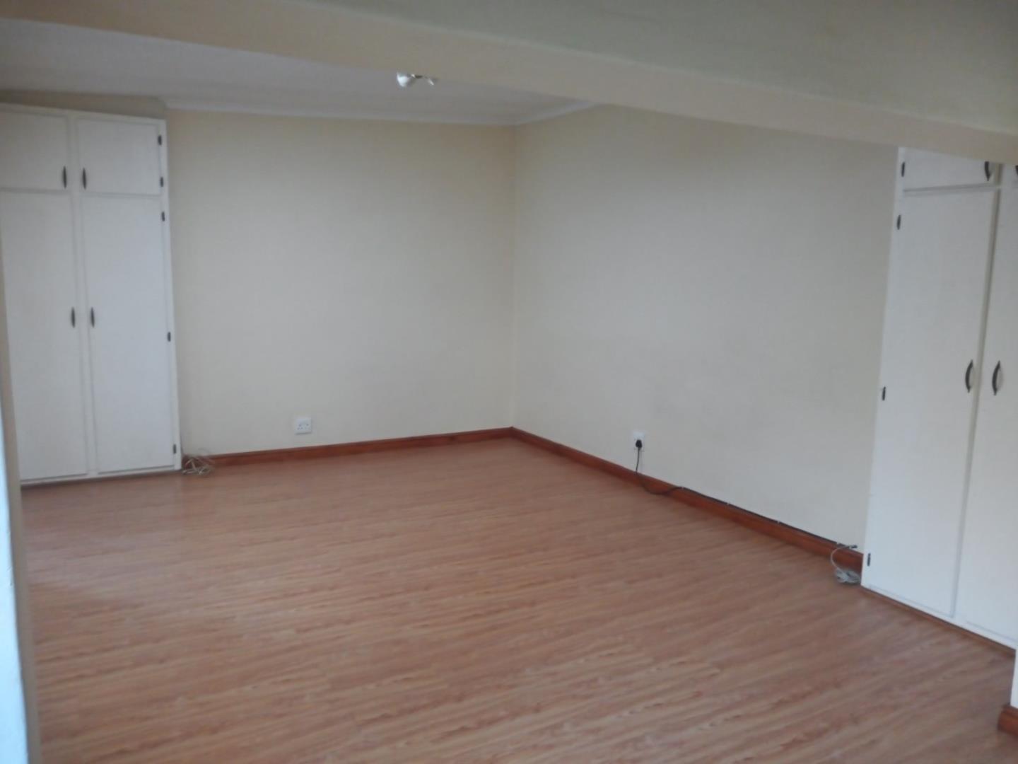 752687_bedroom.jpg