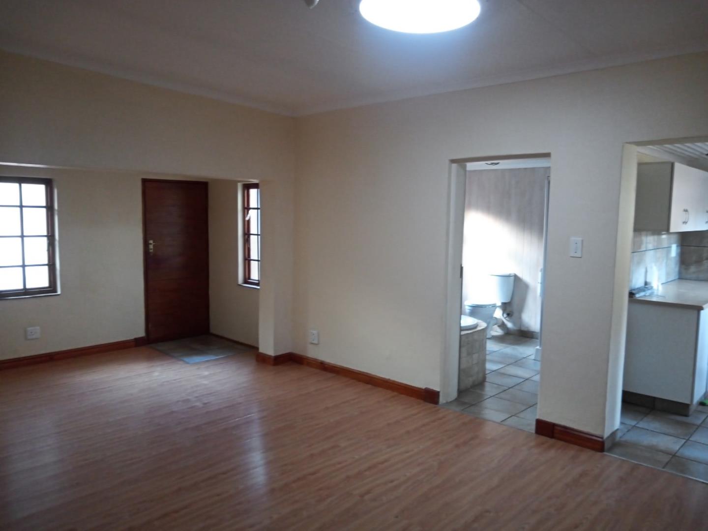 752687_front_door2.jpg
