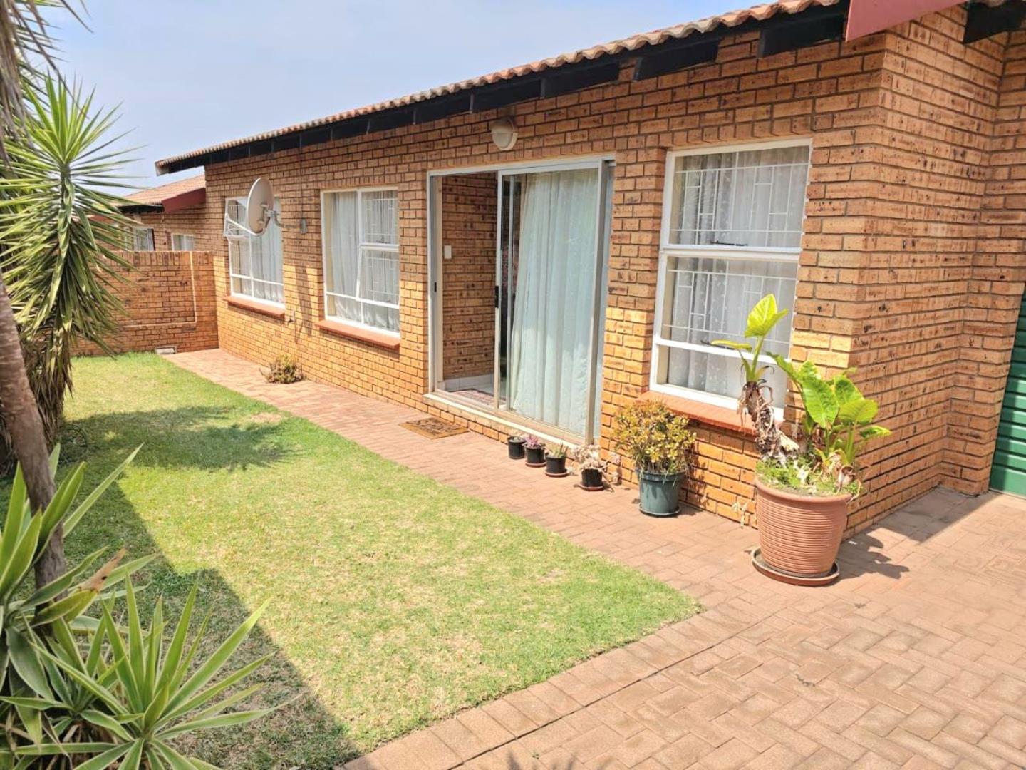 2 Bedroom Townhouse for Sale - Gauteng