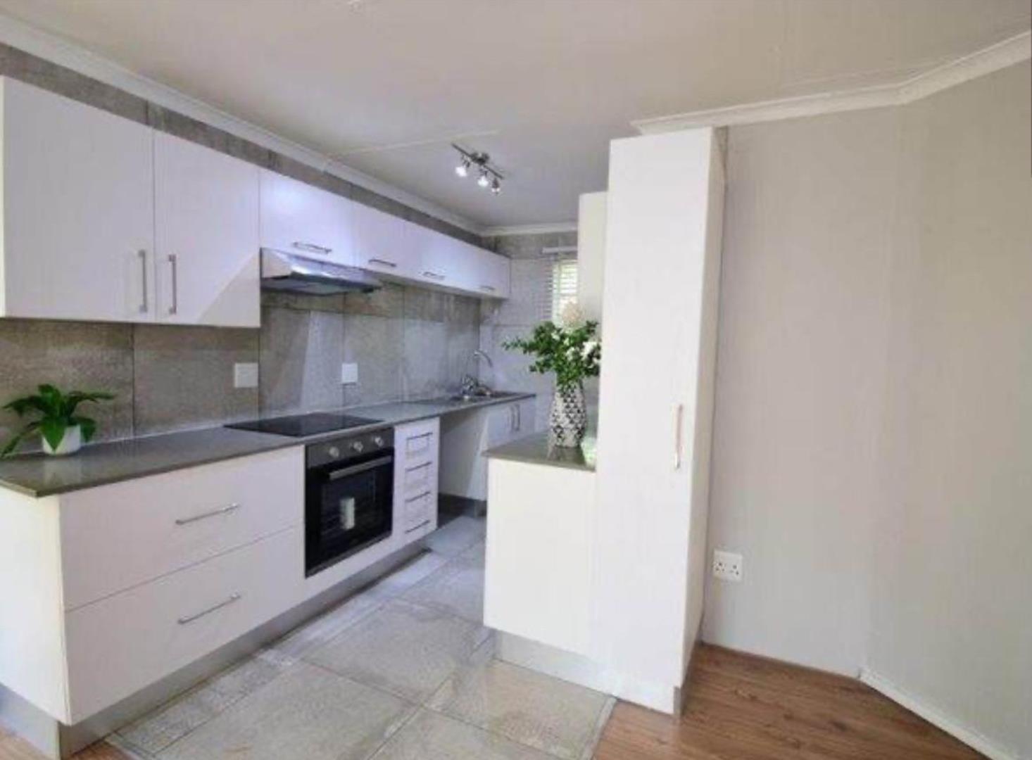755299_Kitchen_pic_2.jpeg