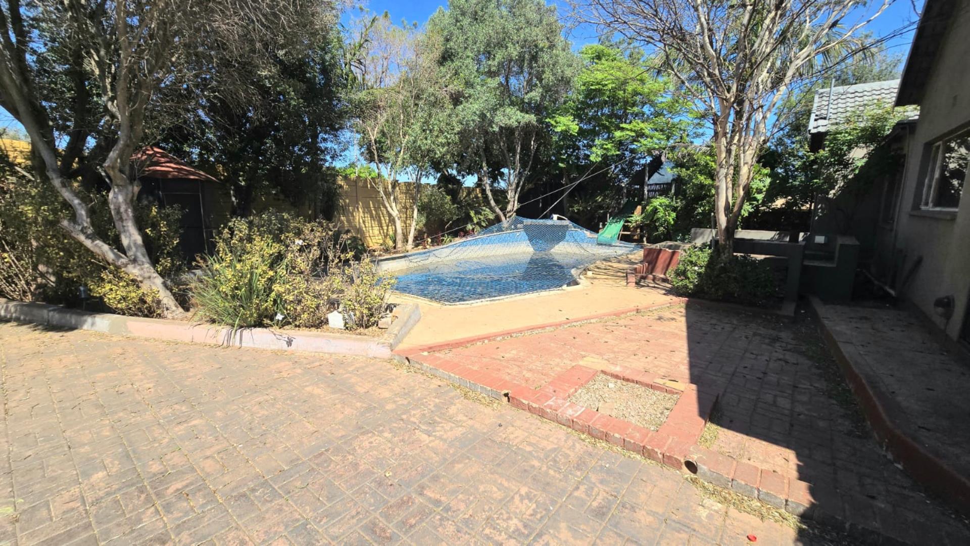 755381_12.jpg