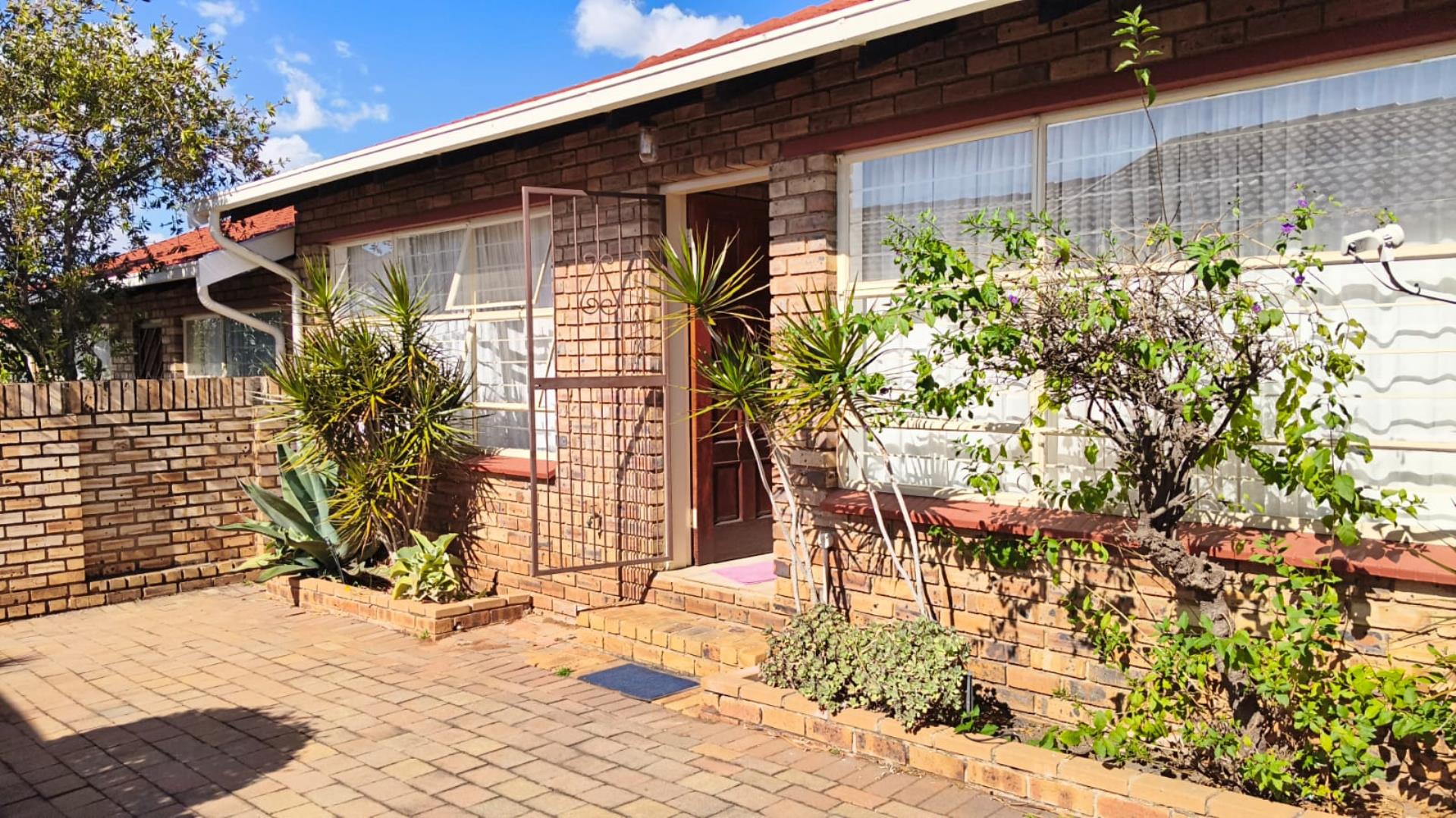 2 Bedroom Townhouse for Sale - Gauteng
